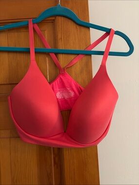 Victoria's Secret Coral Pink Lightly Line Plunge Bra